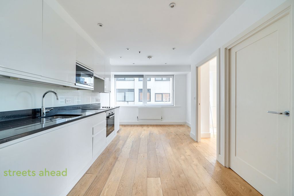 Property photo 2 of 22 4Bc2d314-91A1-492...
