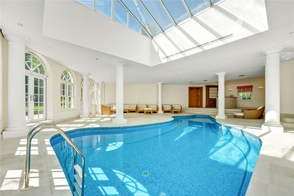 Property photo 3 of 20 Swimming Pool