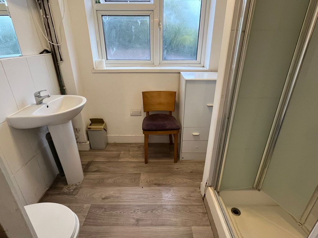 Property photo 3 of 7 385 Lady -4