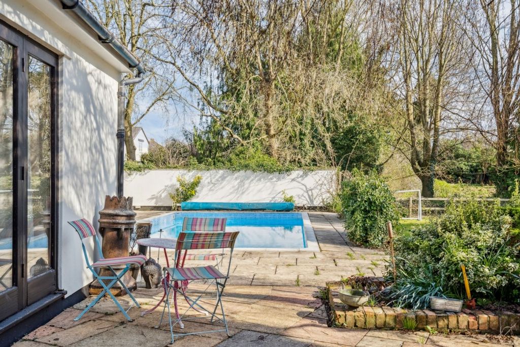 Property photo 3 of 16