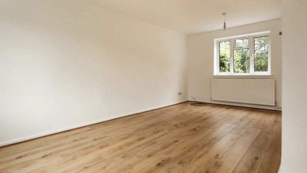 Property photo 3 of 14 Living Room