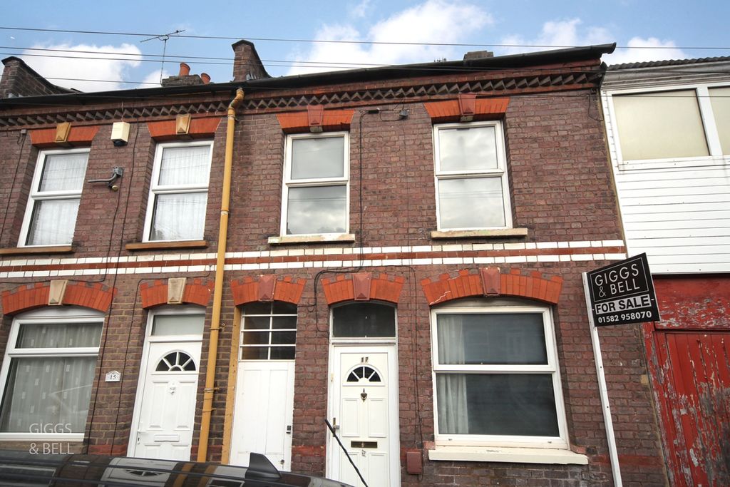 Property photo 1 of 16 5153550