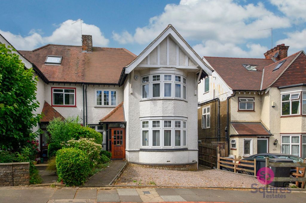 Property photo 1 of 32