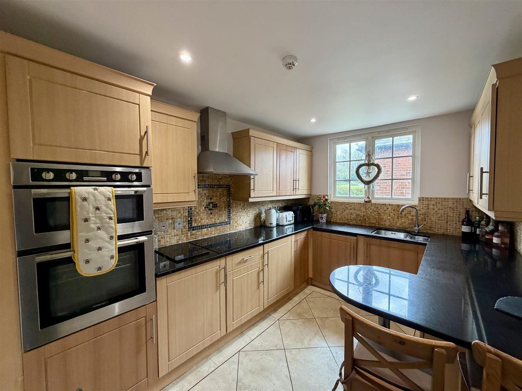 Property photo 2 of 12 Img_9802.Jpeg