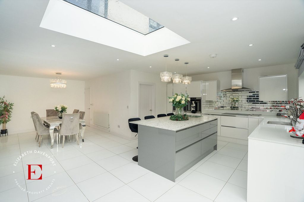 Property photo 2 of 26