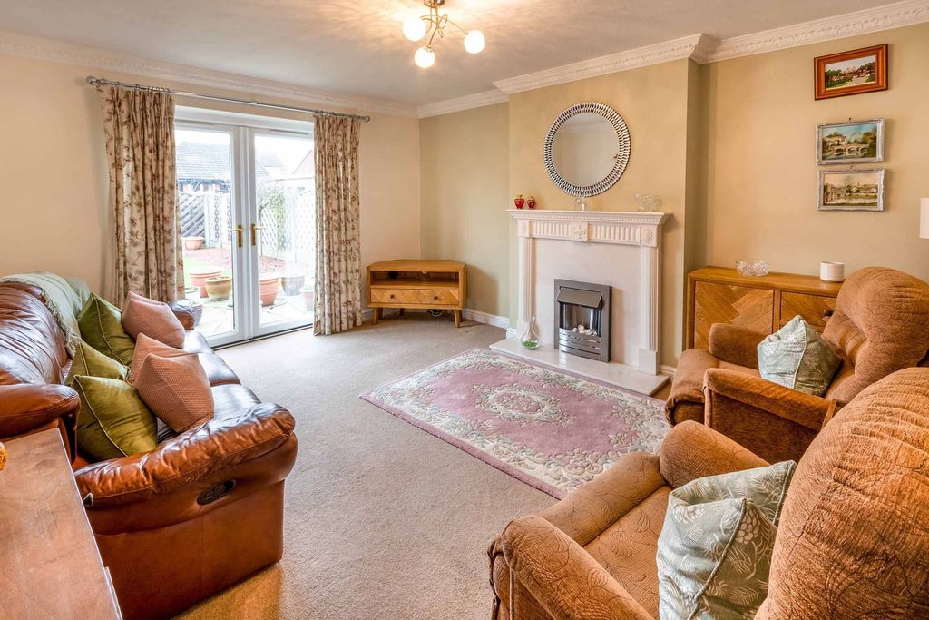 Property photo 3 of 12