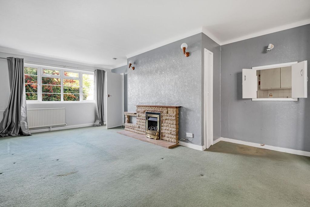 Property photo 3 of 23