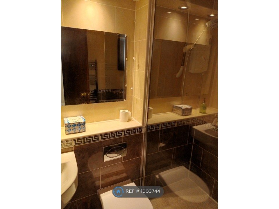 Property photo 3 of 4 Bathroom