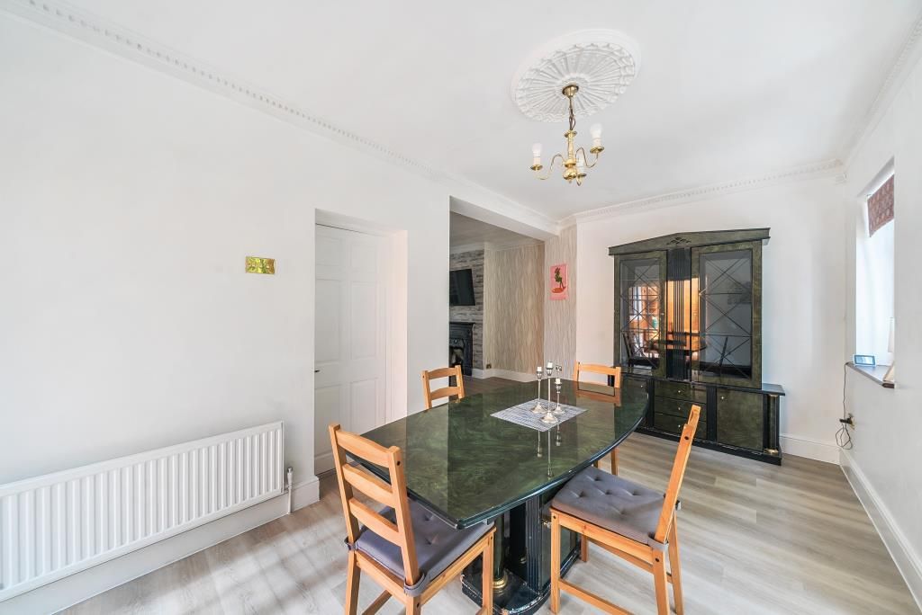 Property photo 3 of 21 Dining Area