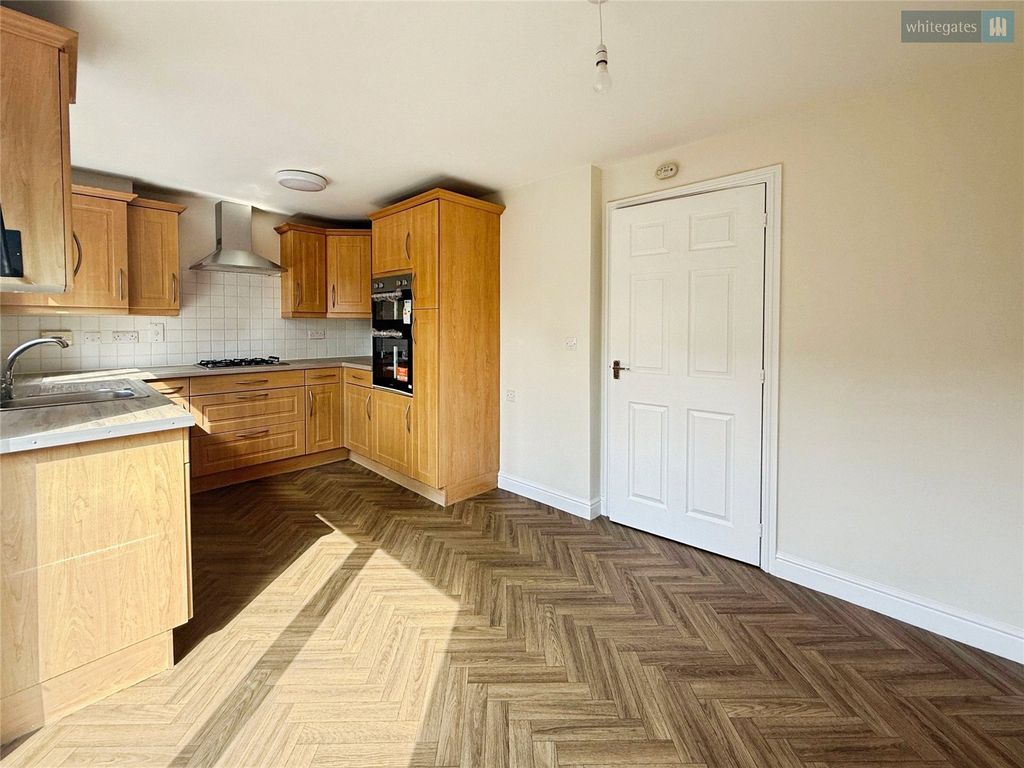 Property photo 2 of 14 Picture No. 77