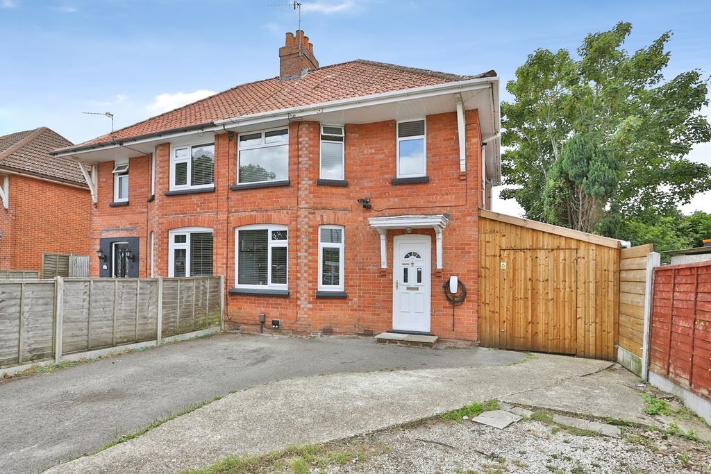 Property photo 1 of 17 Front