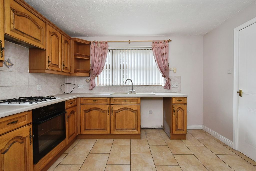 Property photo 3 of 30 Photo