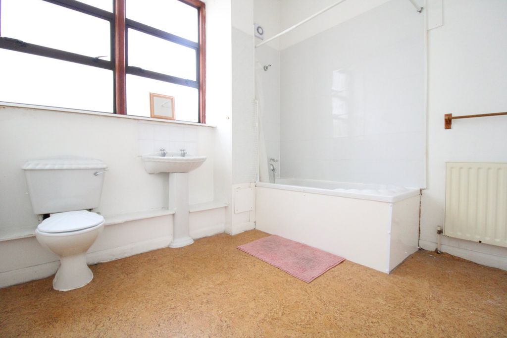 Property photo 1 of 5