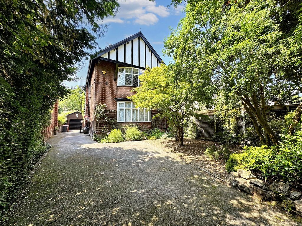 Property photo 1 of 40