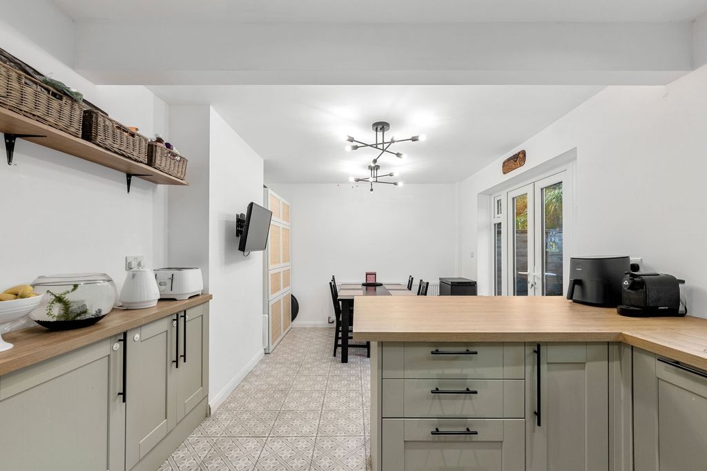 Property photo 1 of 19 Kitchen-Diner