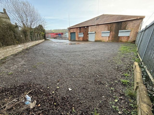 Property photo 2 of 8