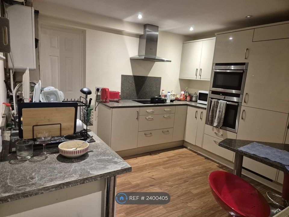 Property photo 2 of 13 Kitchen