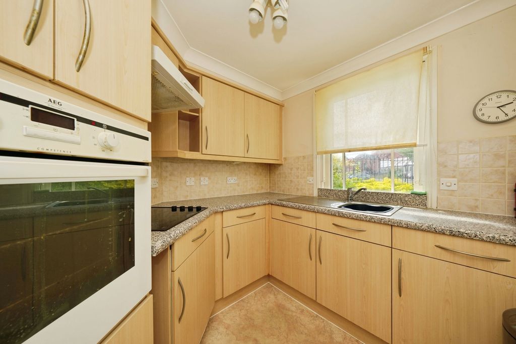 Property photo 1 of 19 Kitchen