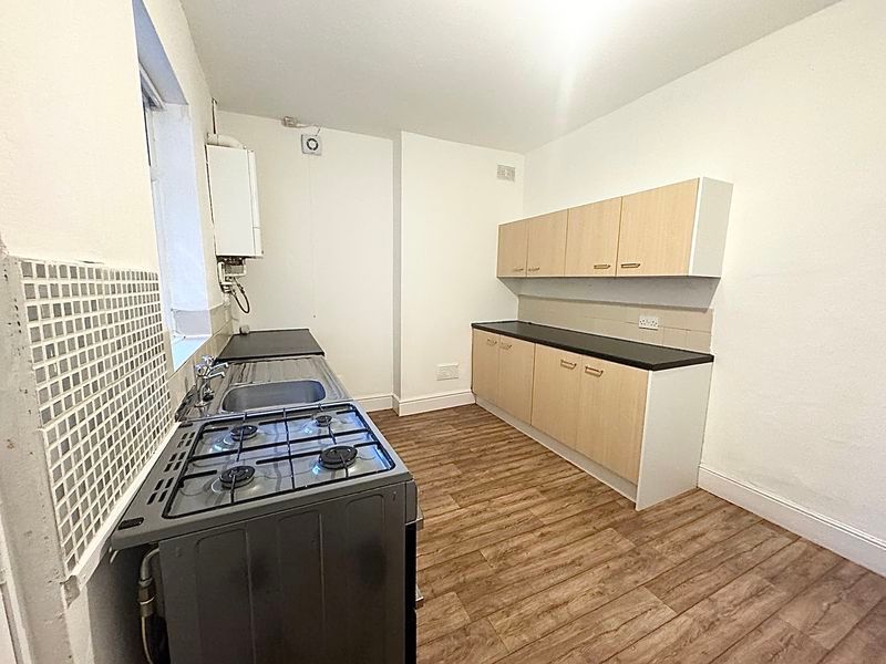 Property photo 3 of 12 Photo 4