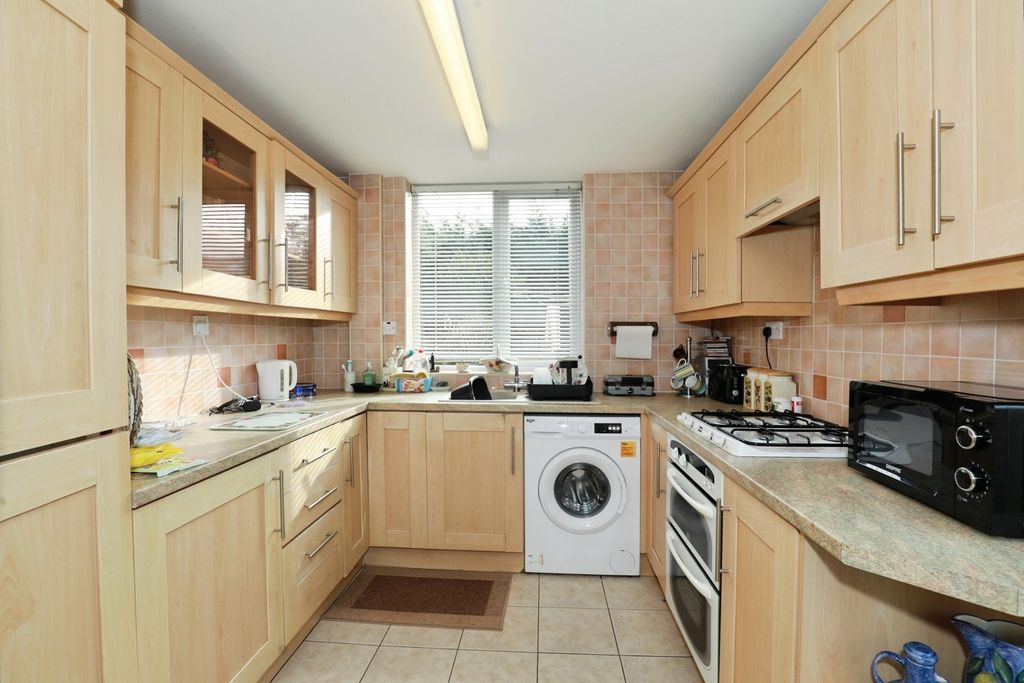 Property photo 3 of 16 Photo