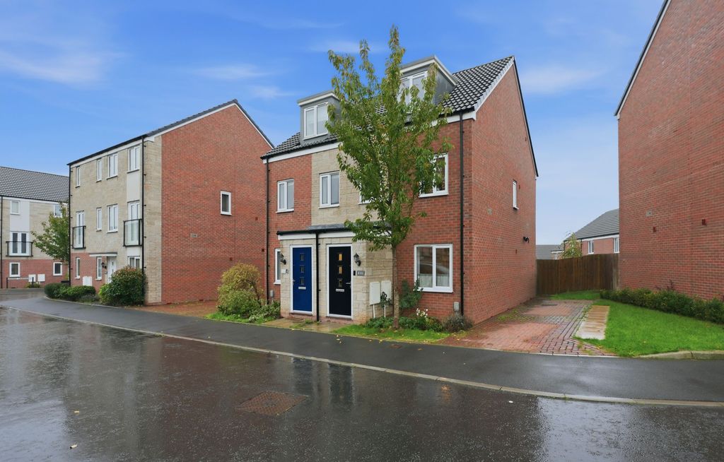 Property photo 1 of 31