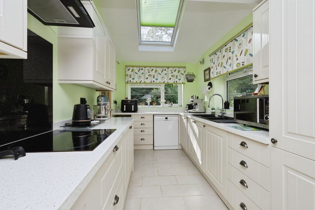 Property photo 3 of 19