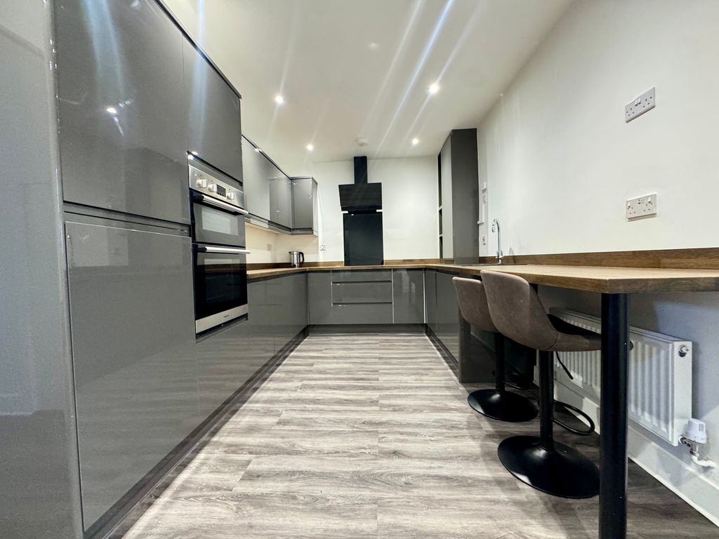 Property photo 1 of 12 Image