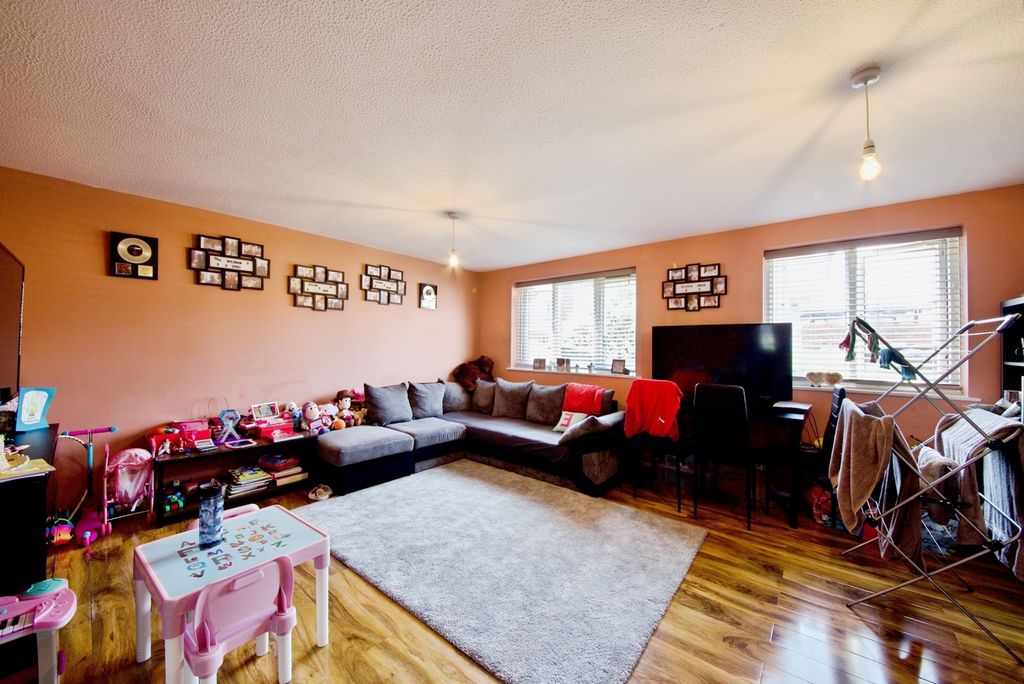 Property photo 2 of 16 Pbox-Img.Jpg
