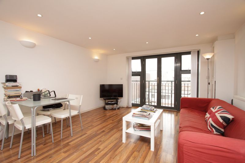 Property photo 1 of 8 Photo 7