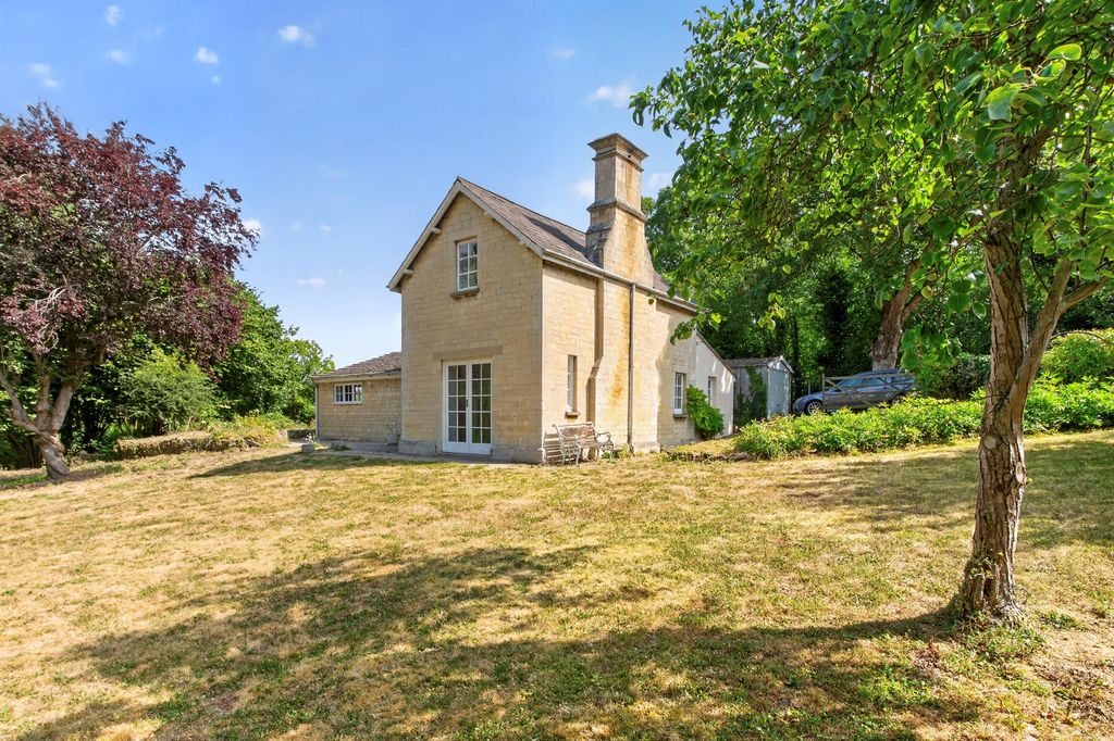 Property photo 2 of 18