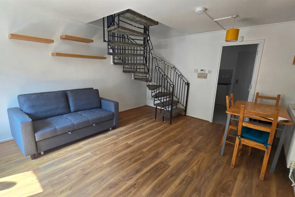 Property photo 3 of 18