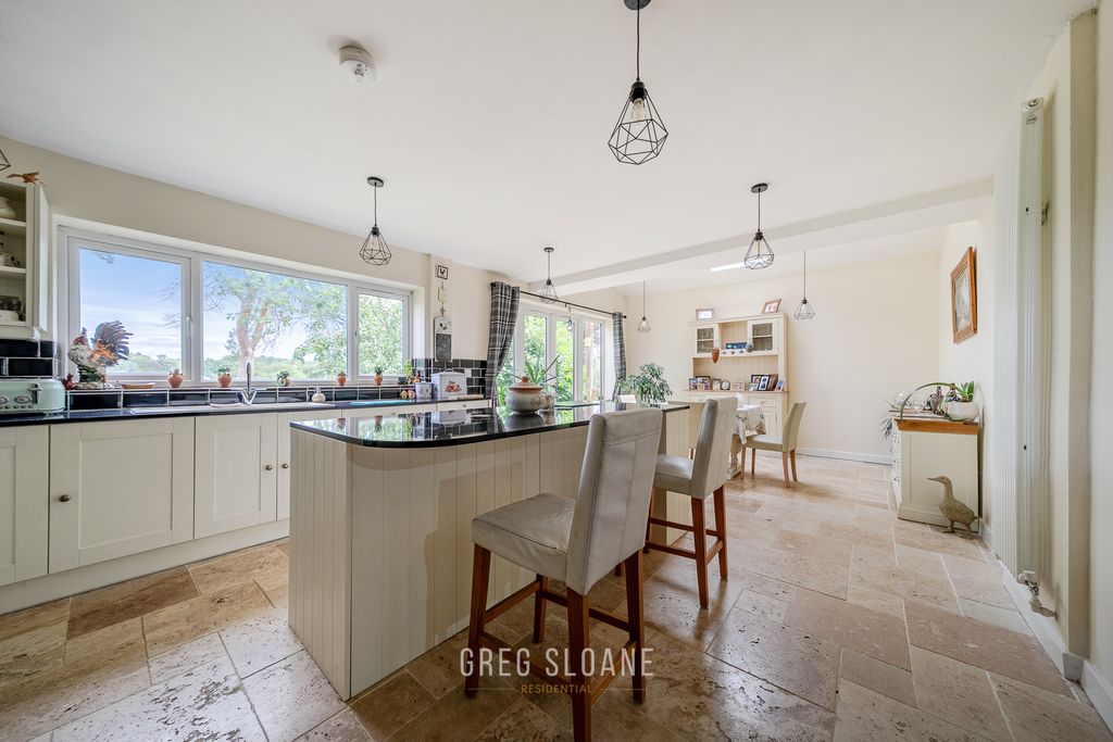 Property photo 3 of 25 1498159-13-6A67740B785dc