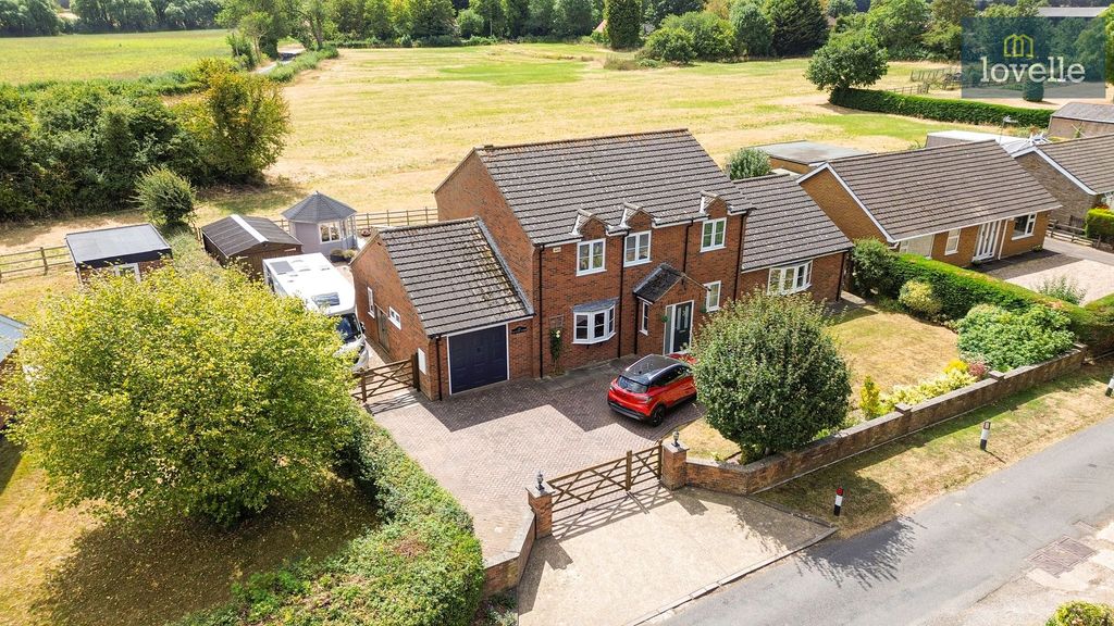 Property photo 1 of 39