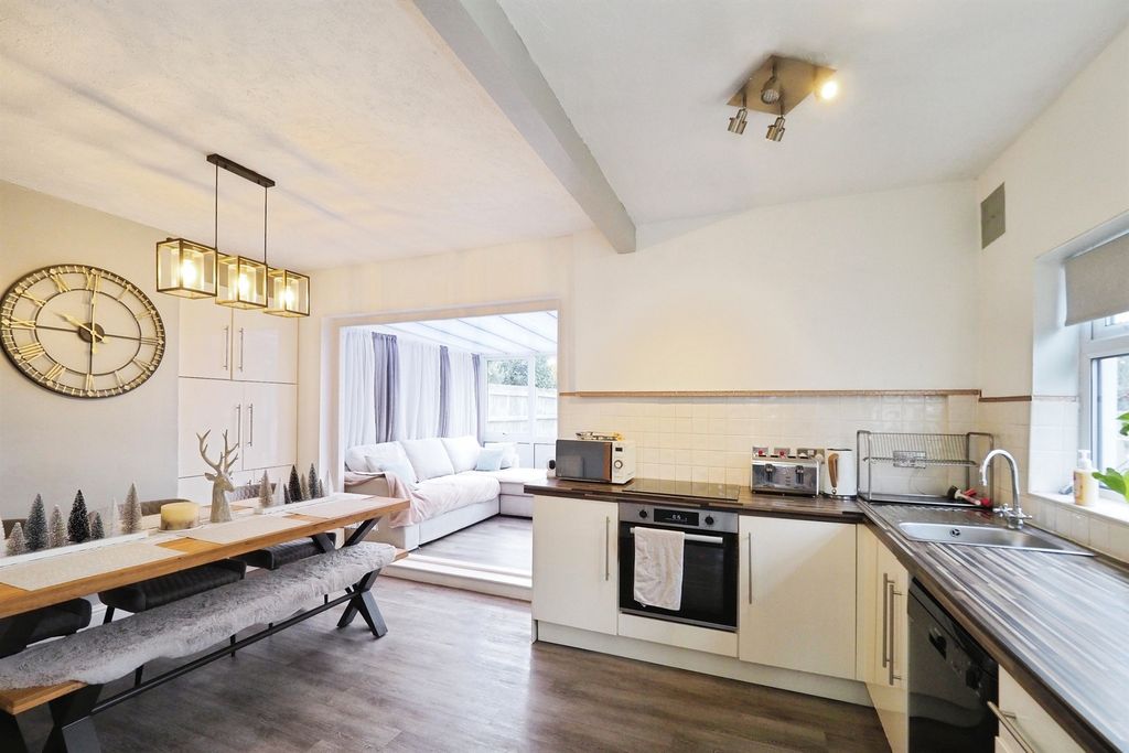 Property photo 3 of 31