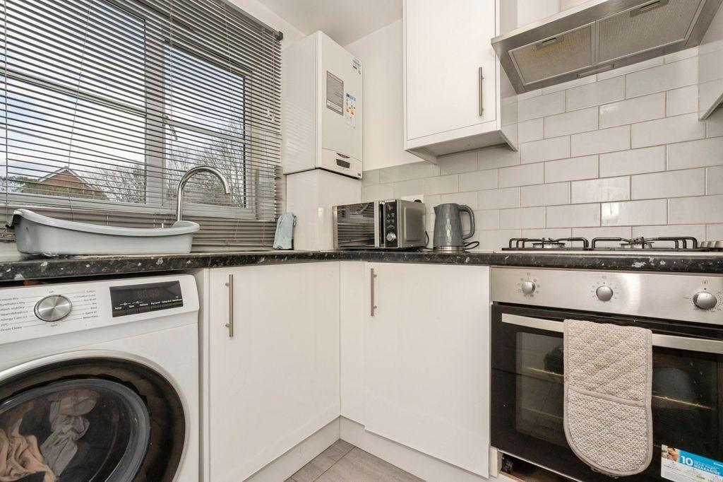 Property photo 3 of 11 Pbox-Img.Jpg