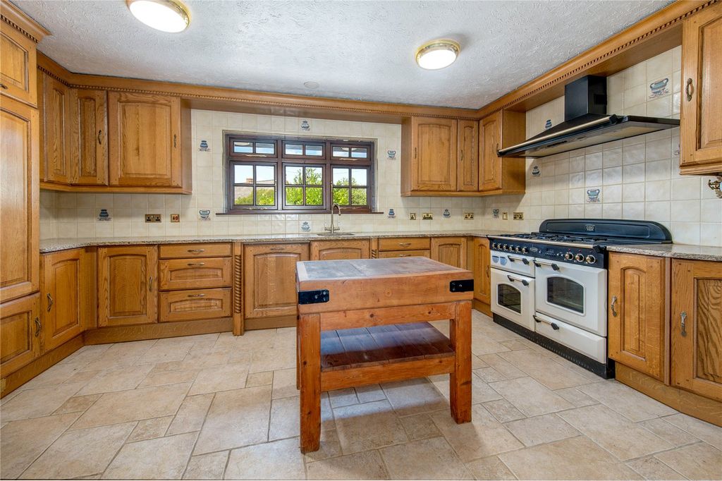 Property photo 2 of 28 Picture No. 02