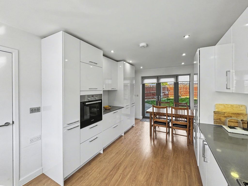 Property photo 3 of 25