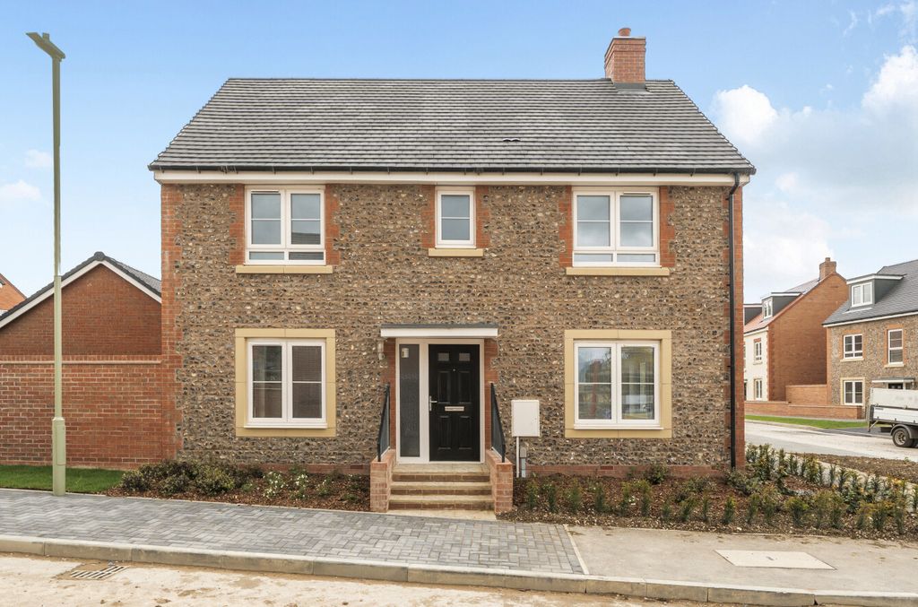 Property photo 1 of 12 1457973-1-6A0Af7d...