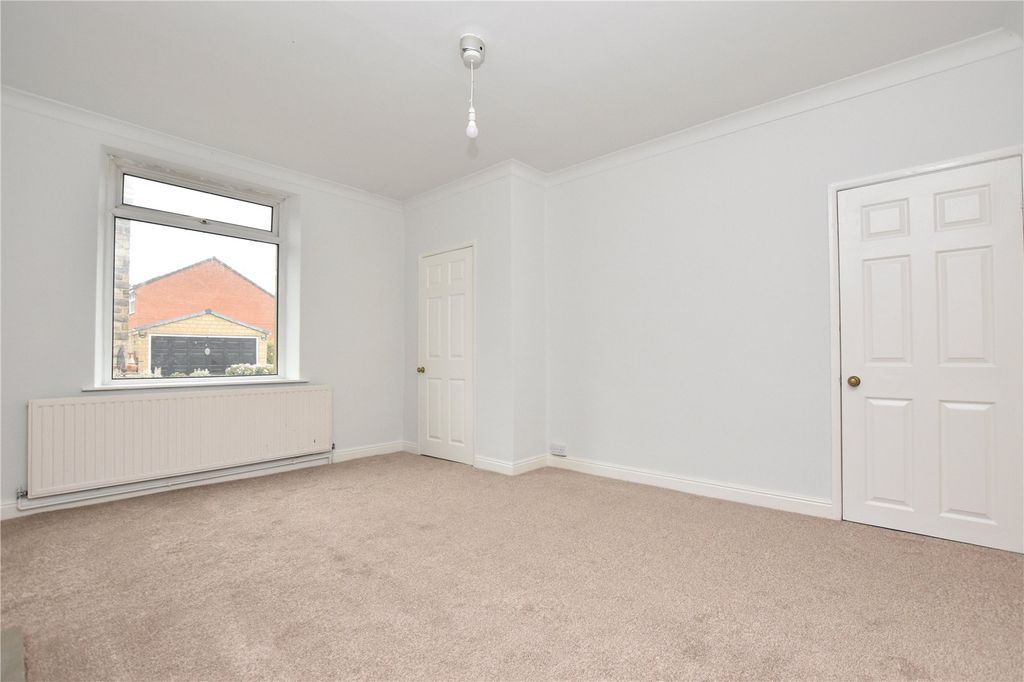 Property photo 3 of 15 Picture No. 14