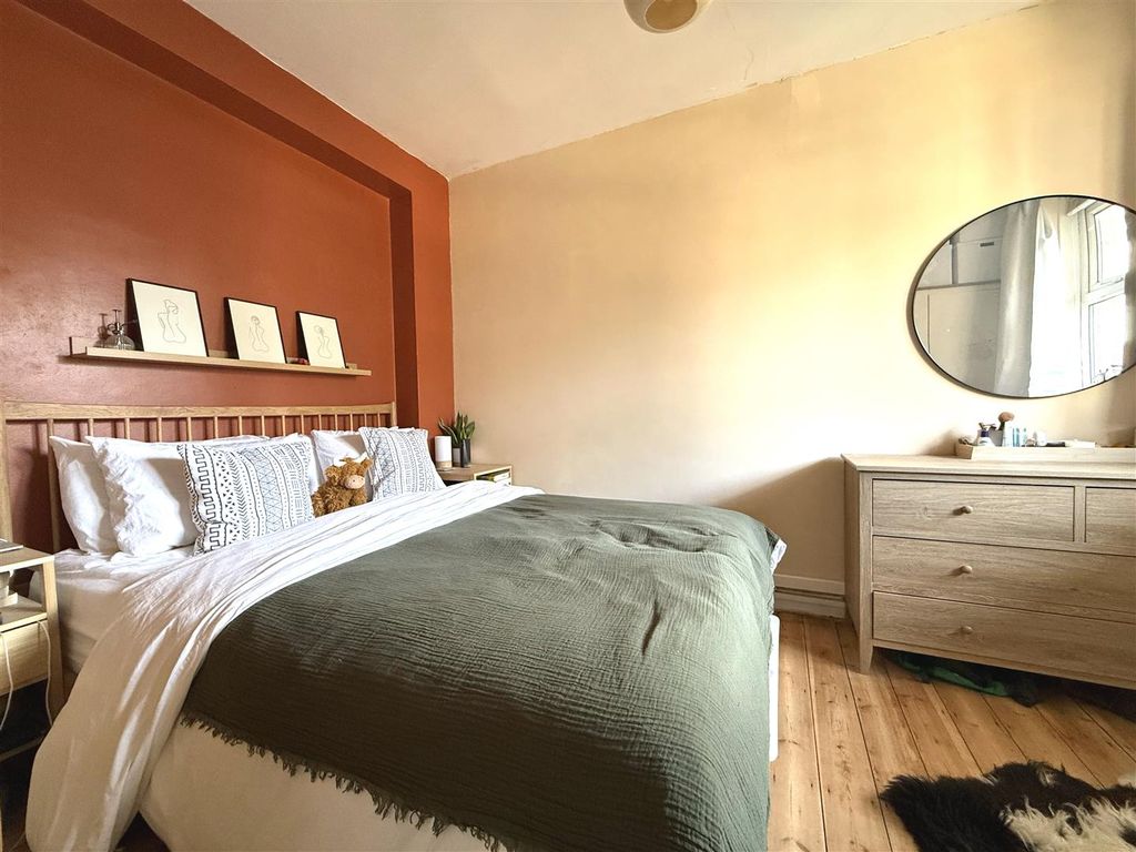 Property photo 2 of 10 Morant Bedroom.Jpeg