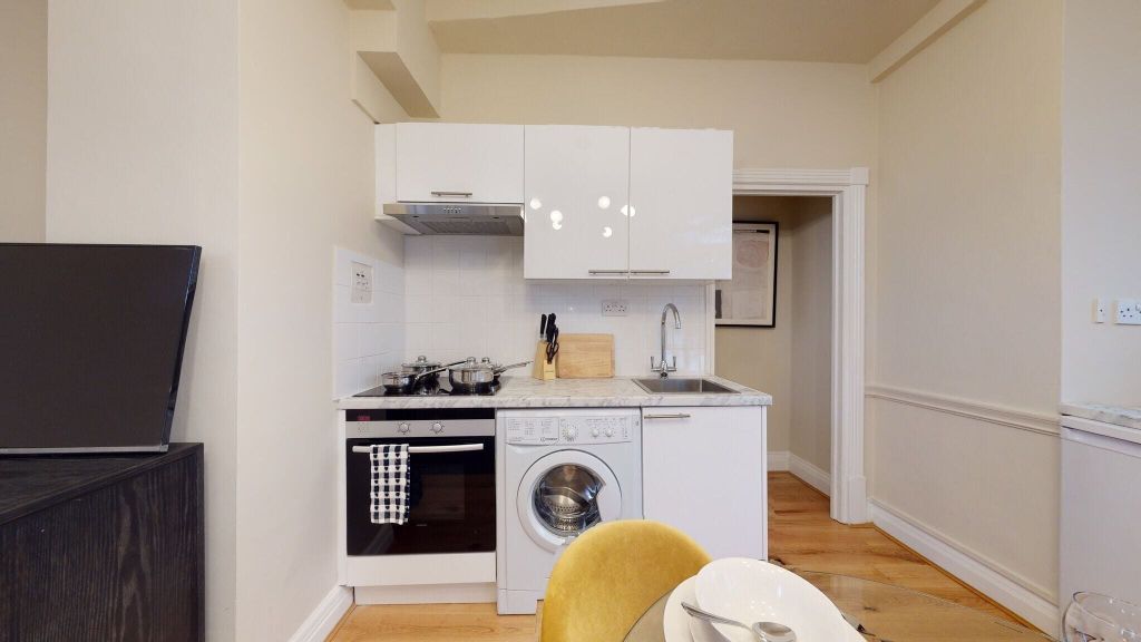 Property photo 2 of 14 Kitchen