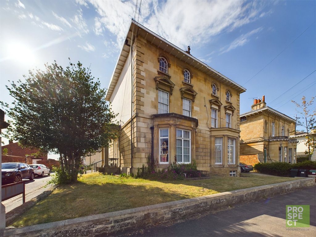 Property photo 1 of 10 Picture No. 01