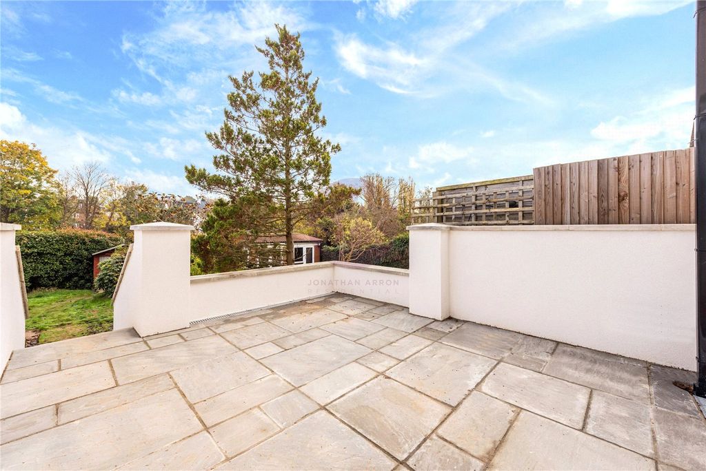 Property photo 2 of 10 Picture No. 21