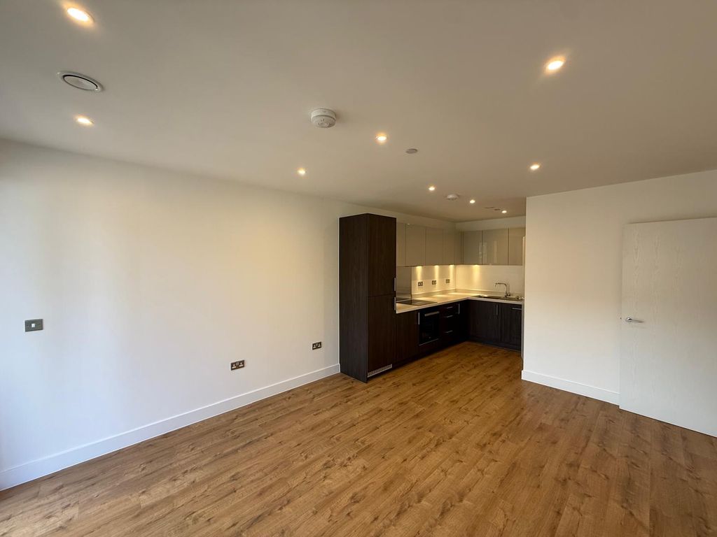 Property photo 1 of 11 Living Room