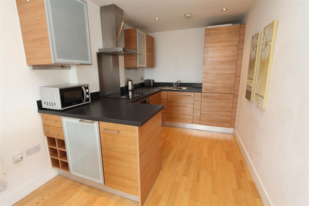 Property photo 2 of 11 Kitchen.Jpg