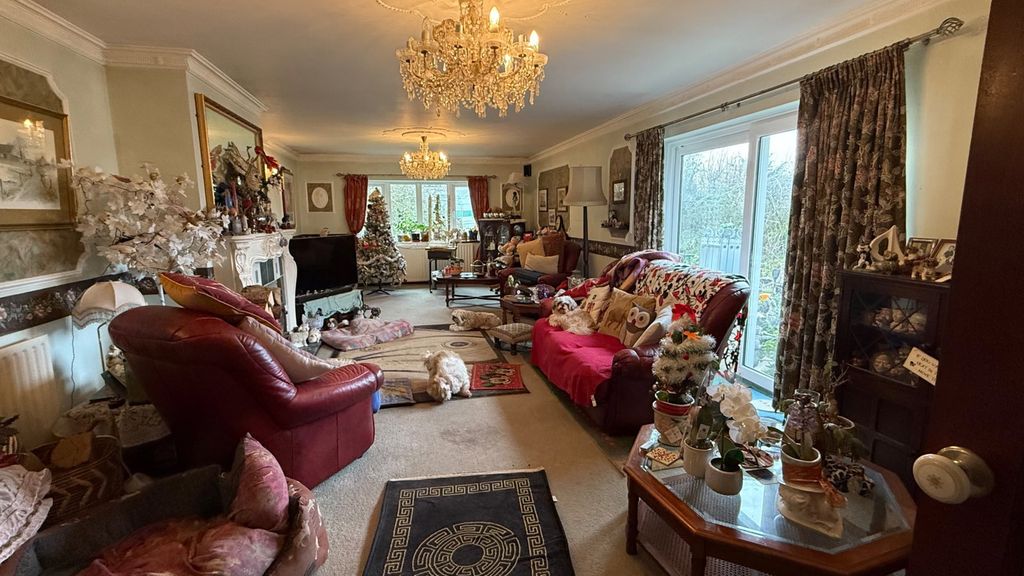 Property photo 3 of 13