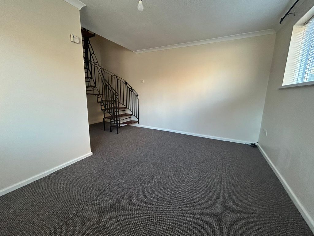 Property photo 3 of 8 Image