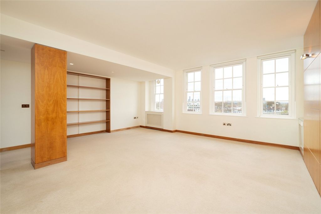 Property photo 2 of 16 Reception