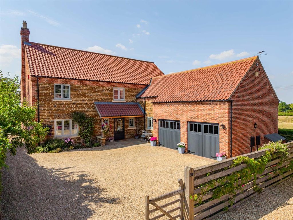 Property photo 1 of 46 8B City Road-07.Jpg