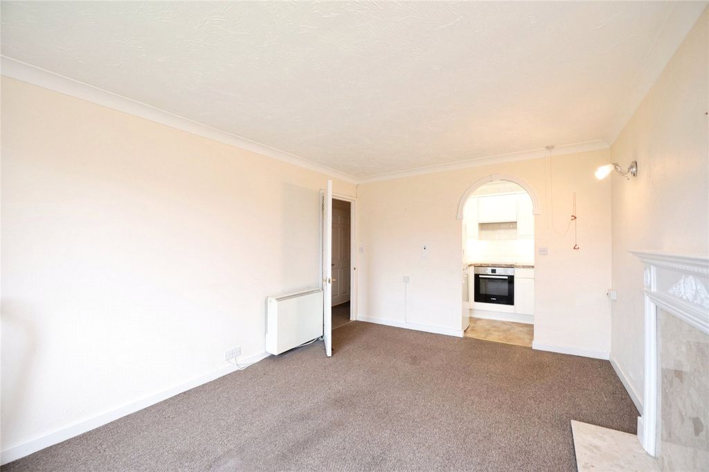 Property photo 2 of 12 Lounge